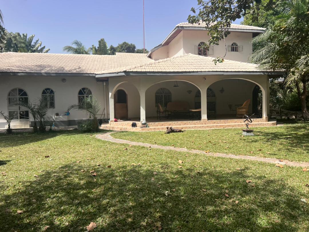 Mediterranean Style 4 Bedroom Villa + Additional Commercial Building