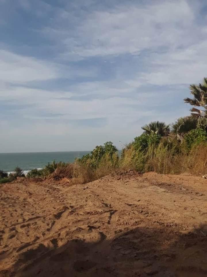 Sanyang Seaview Empty plots of land for sale 20 x 20 meters for D400,000 cash payment and D500,000. mortgage payment it is located 150 meters from the highway and out of TDA in a residential area of Sanyang