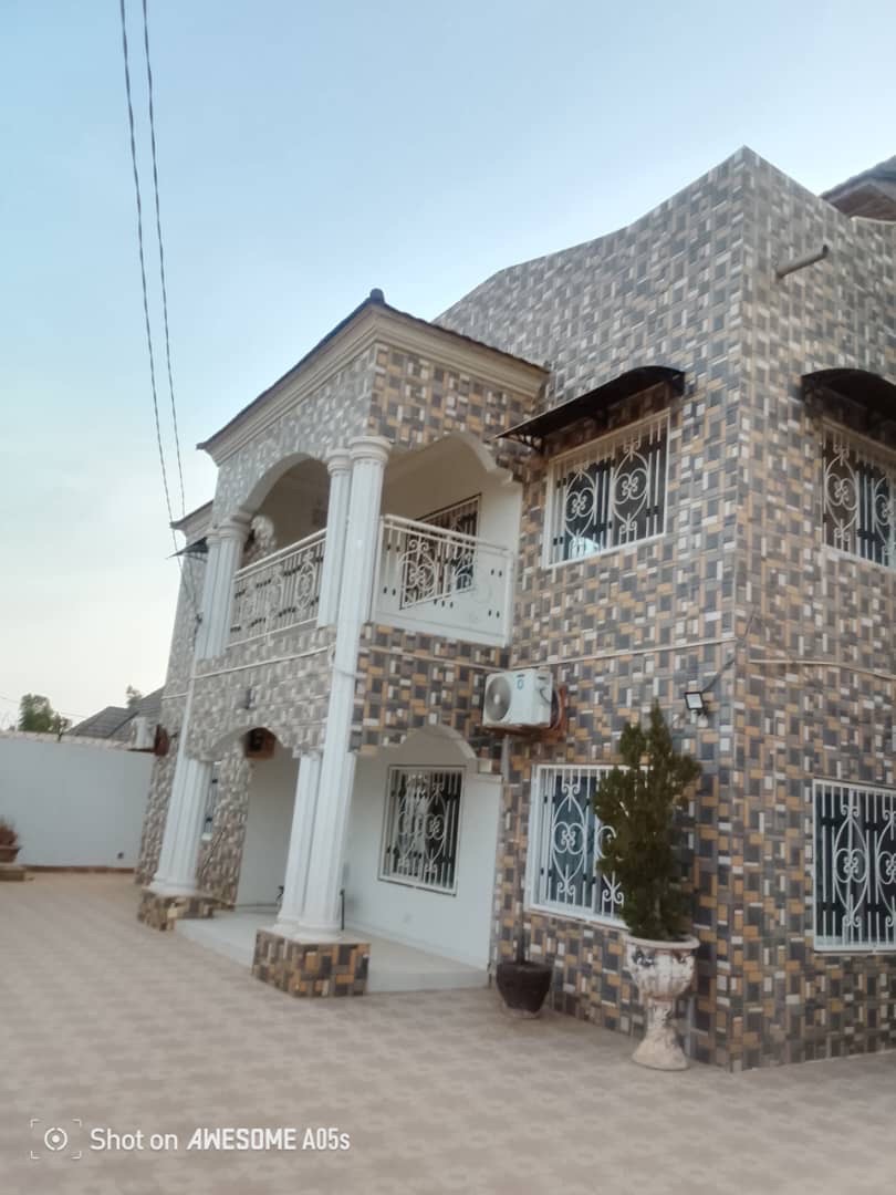 Luxury 6-Bedroom Storey Building for Sale in Sukuta Nema Junction â Prime Location!