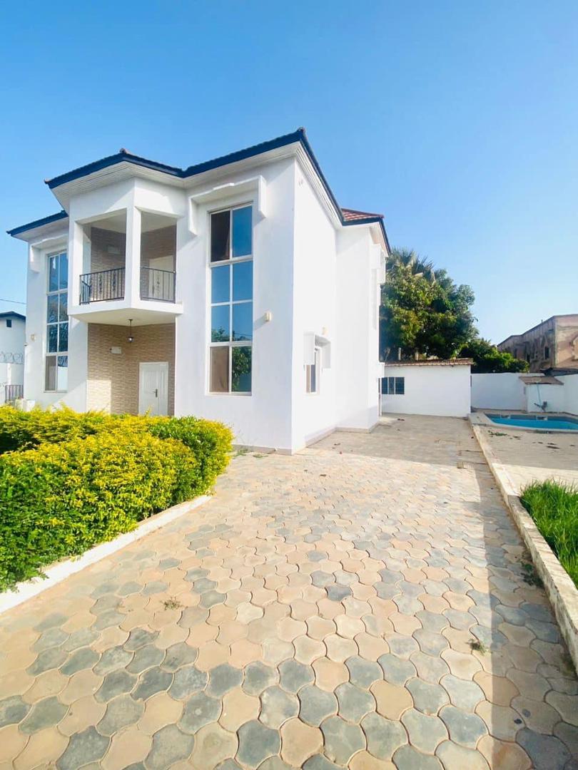 4 BEDROOMS HOUSE FOR SALE AT BIJILO WITH SWIMMING POOL